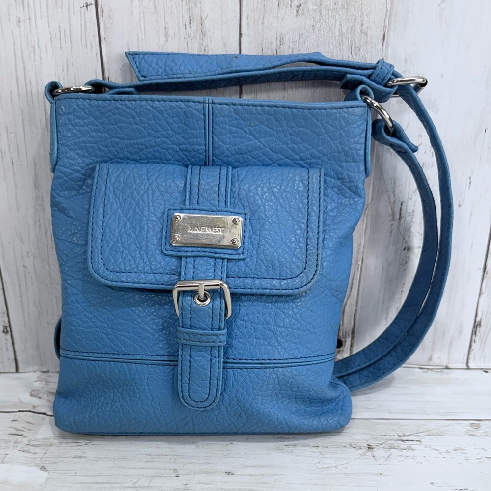 Nine West aqua blue Crossbody pebble Faux Leather Square Size Small